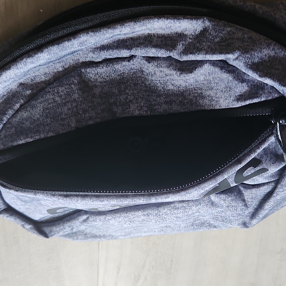 Adidas Belt Bag Gray NWT - Picture 4 of 6